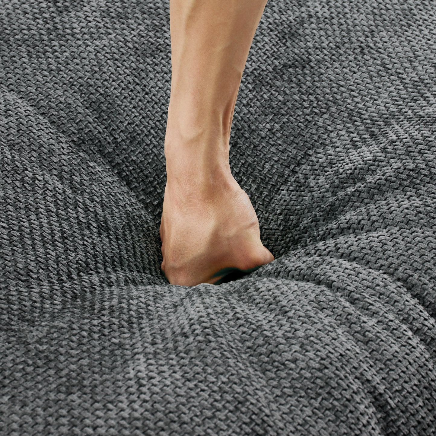 21013076