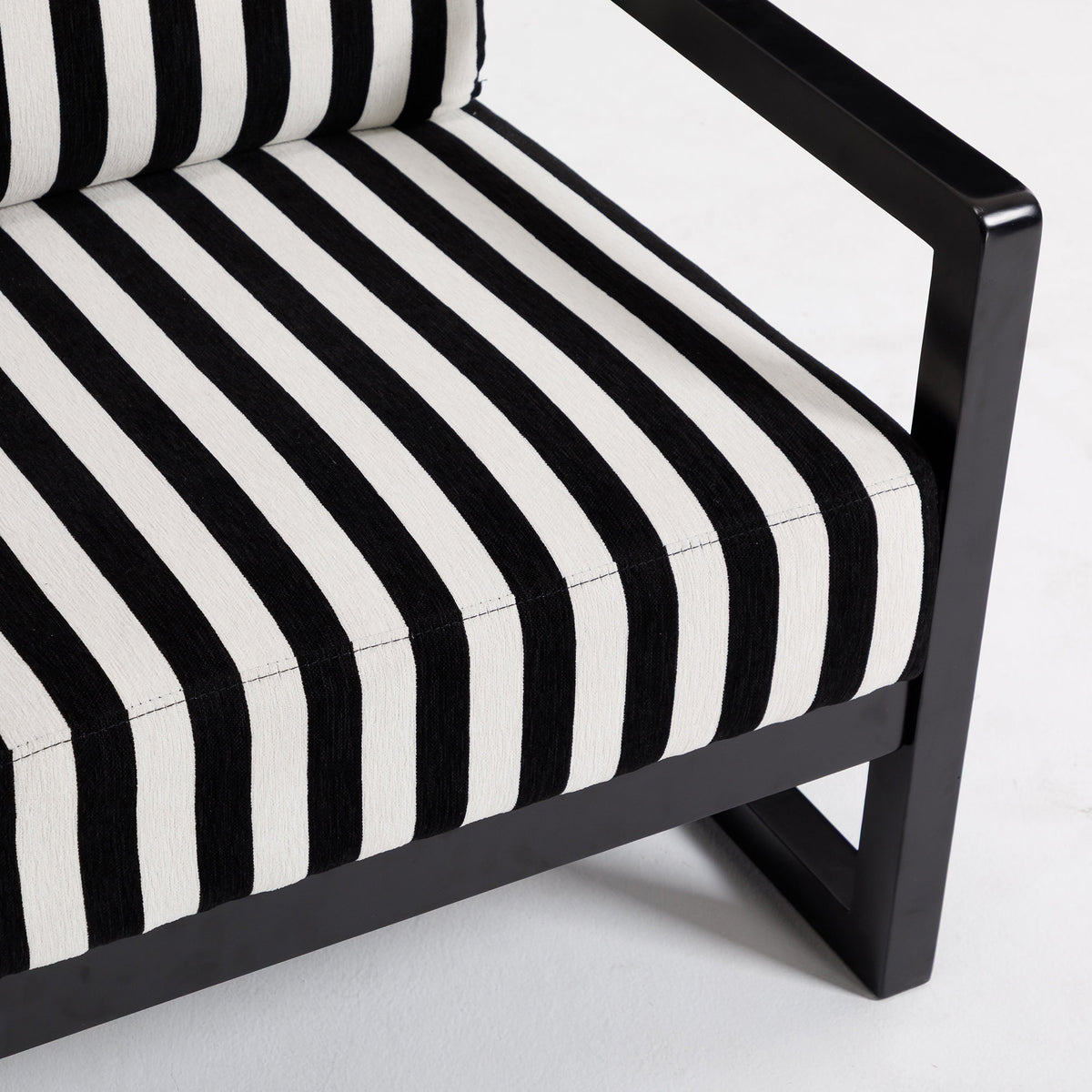 Mid-Century Modern Fabric Lounge Chair, Single Sofa Chair with Armrests, Upholstered Lounge Chair with Wooden Frame
