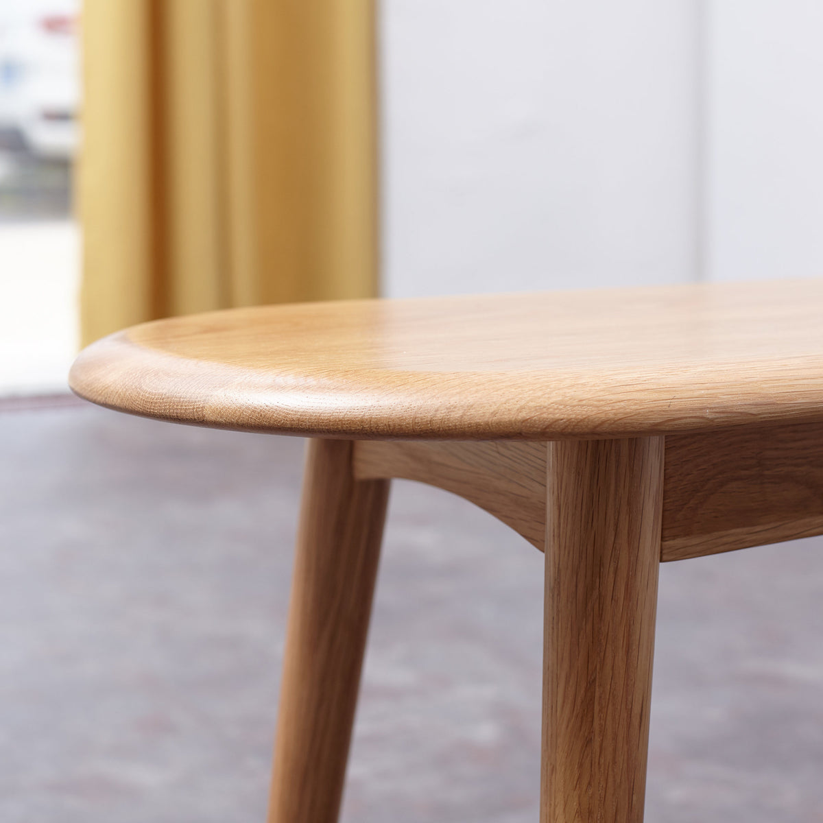 Natural Oak Wood Dining Bench Table Bench with Solid Oak Construction and Unique Design