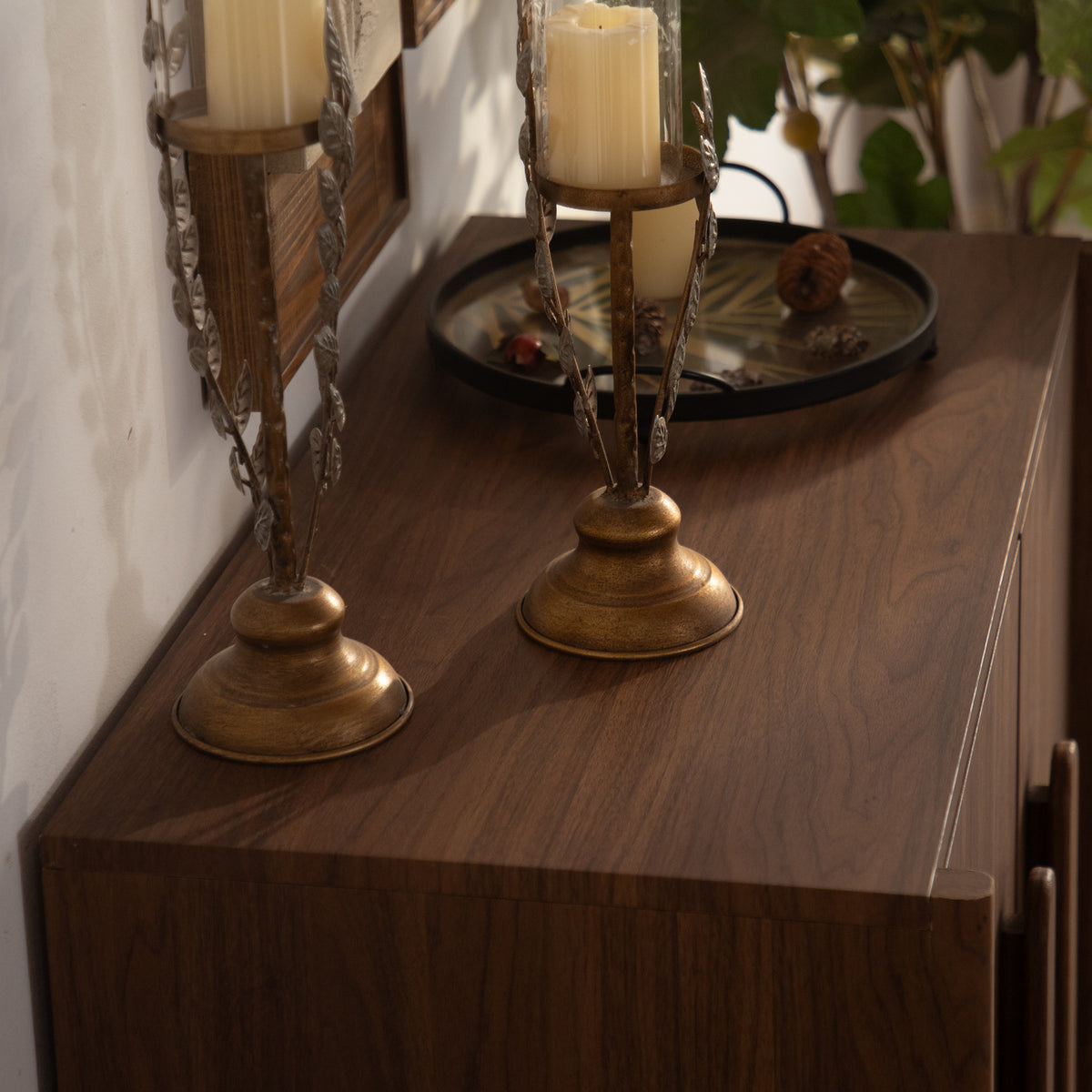 Wood MDF Sideboard Buffet Cabinet, Walnut Brown 2 Door Storage Credenza with Adjustable Shelf, Magnetic Soft Close Door Accent Cabinet for Entryway Living Room Hallway