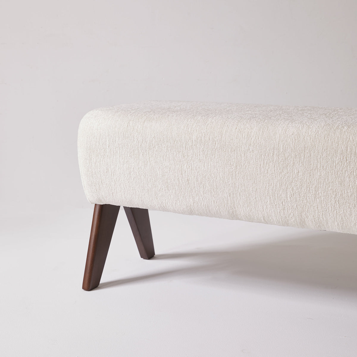 Modern Decorative Chenille Fabric Bench, Ergonomic Padded Entry Bench with Solid Wood Legs, Upholstered Ottoman Bench for Foyer Bedroom Living Space