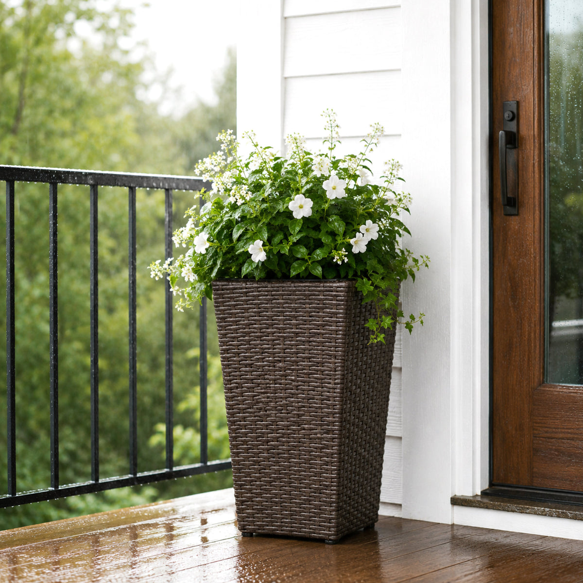 SOLHOME 19.7" Tall Poly Rattan Planter, Brown Tapered Plant Pot with Steel Frame – Indoor Outdoor Decorative Planter with PP Insert, Set of 2 Planters