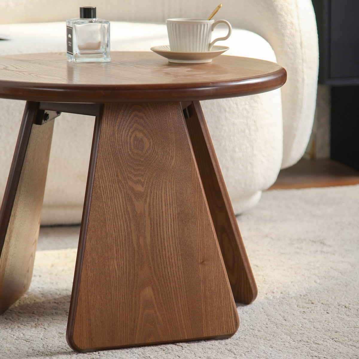23.23' Round Side Table, Small Wood Coffee Table with Three Slanted Legs, Modern Minimalist Accent Table for Living Room, Bedroom and Balcony