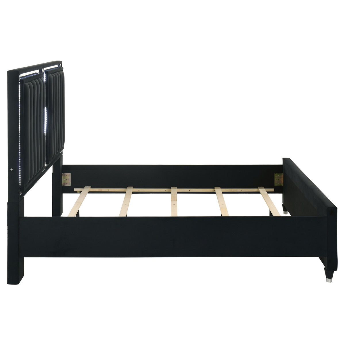 Corvina Black Eastern King 3-Piece Bedroom Set